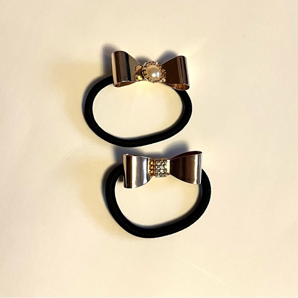 $5 with bundle - Pair of Bow Ties - Picture 2 of 3